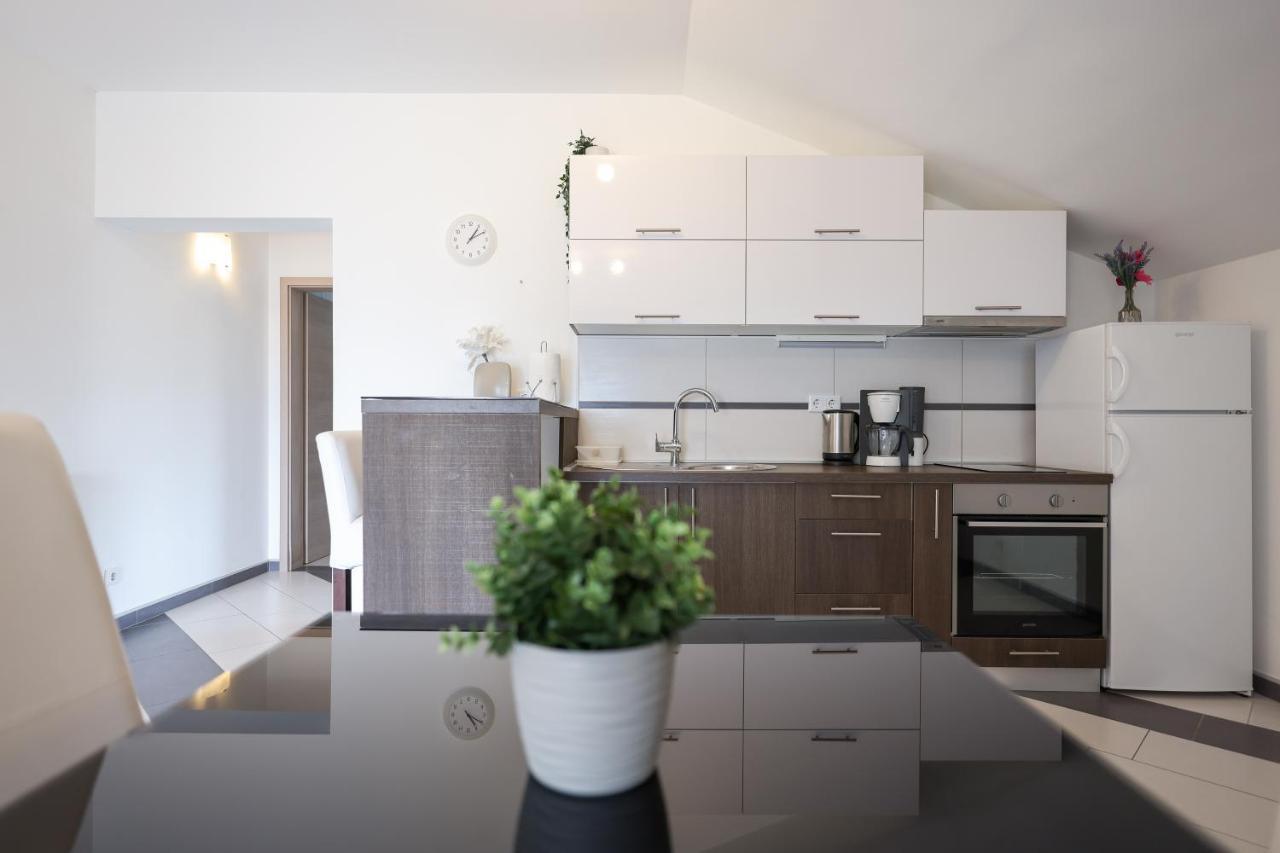 Apartments Nicola With Private Pool Bibinje Bagian luar foto